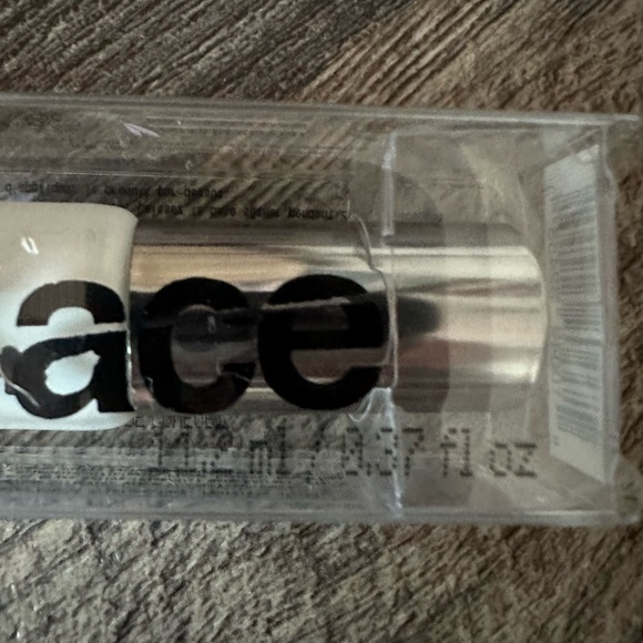 About-Face Lip Primer - Picture 4 of 4